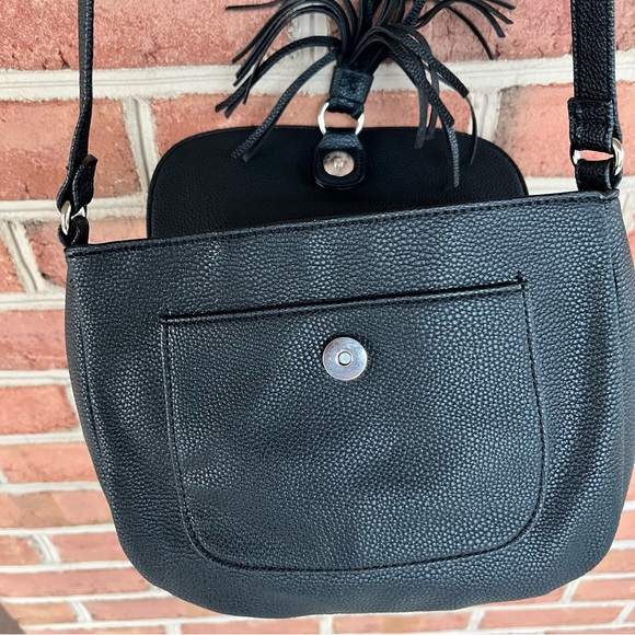 Nine West adjustable strap purse. Black and silver - Picture 7 of 10